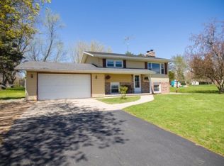 2515 Williams Dr, Stoughton, WI 53589