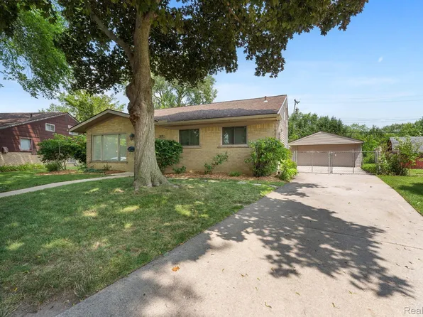 3171 Blaine St, Trenton, MI 48183