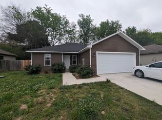 25 Southstone Dr, Batesville, AR 72501