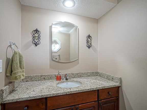 5th image of 908 Brookridge Ct