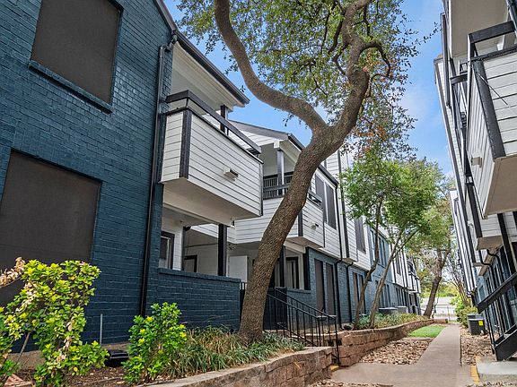 Exterior Row