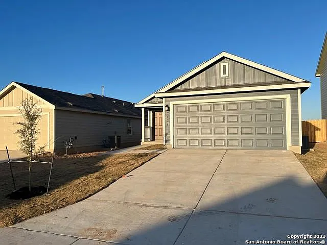 2421 Double Oak Dr — Photo 2