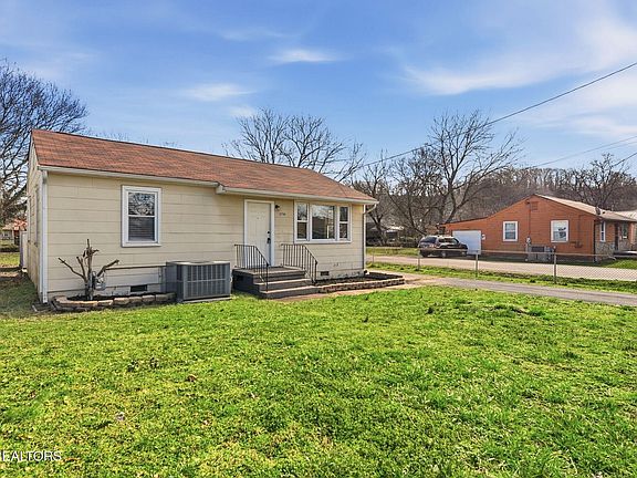3rd image of 2700 Chillicothe St