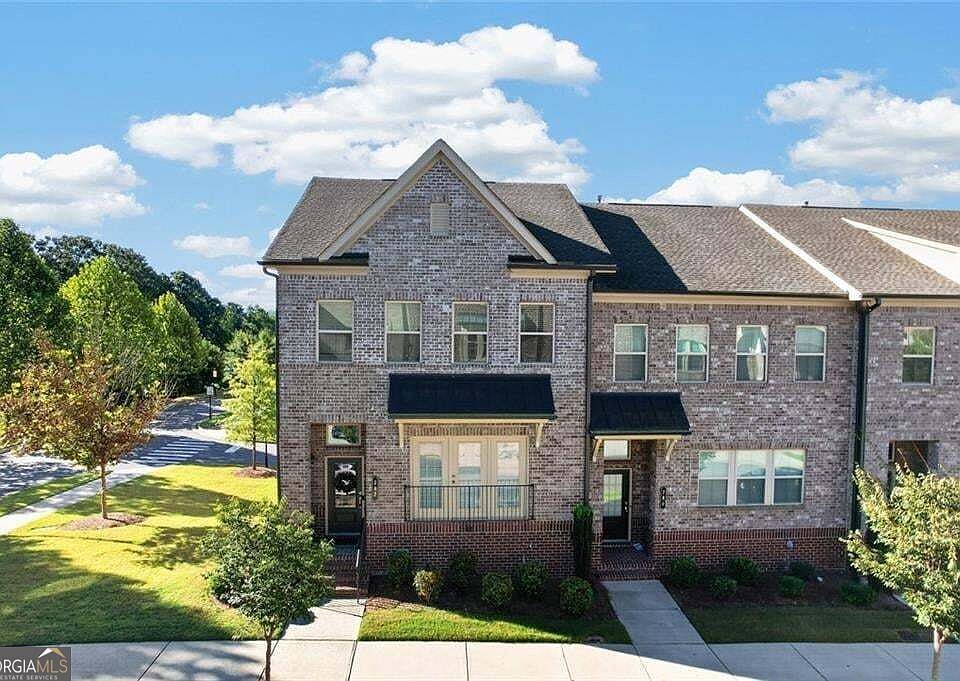 1st image of 282 Commons Ave