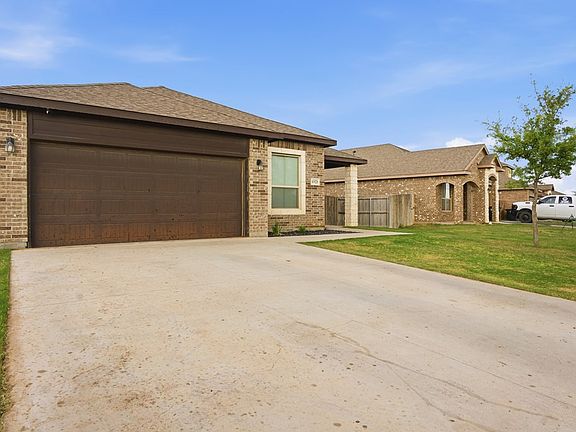 3rd image of 6928 Brooks Ranch Rd