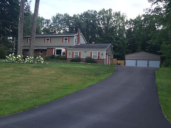 4th image of 6 Hudson Ct
