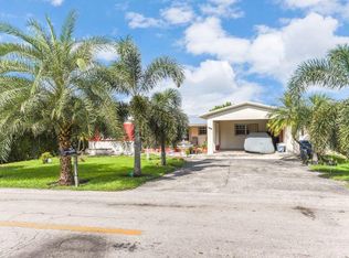 1104 NE 1st St, Belle Glade, FL 33430