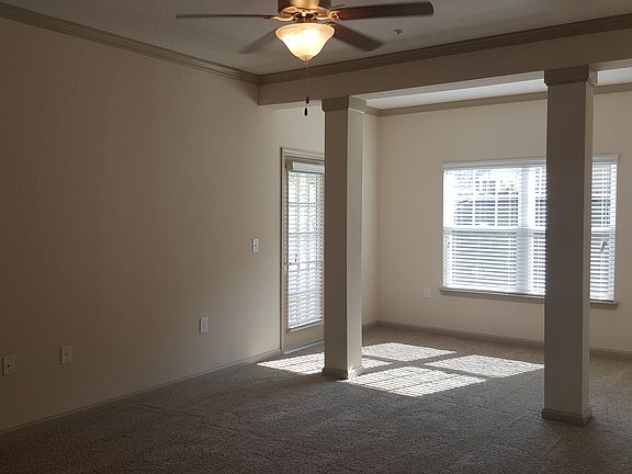 Living room/sun room