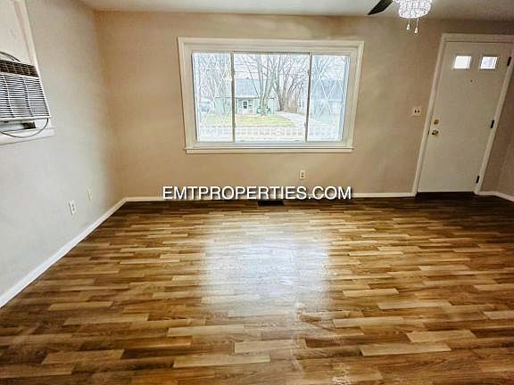 4th image of 3179 Grant St