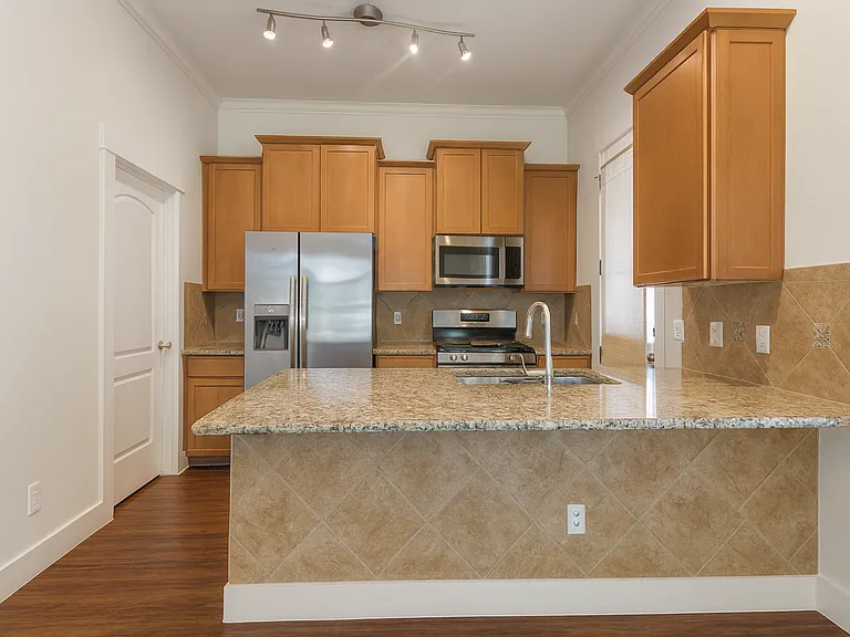 611 Franklin Blvd #A — Photo 18