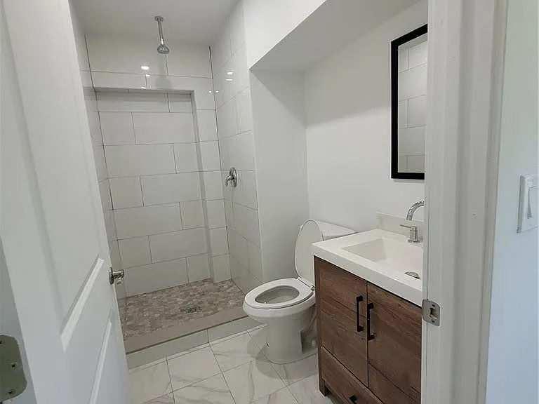 6041 SW 17th St — Photo 14
