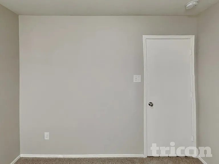 1403 Glens Ferry Ln — Photo 9