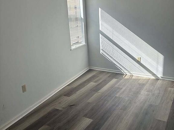 5th image of 151 Green St #11649404