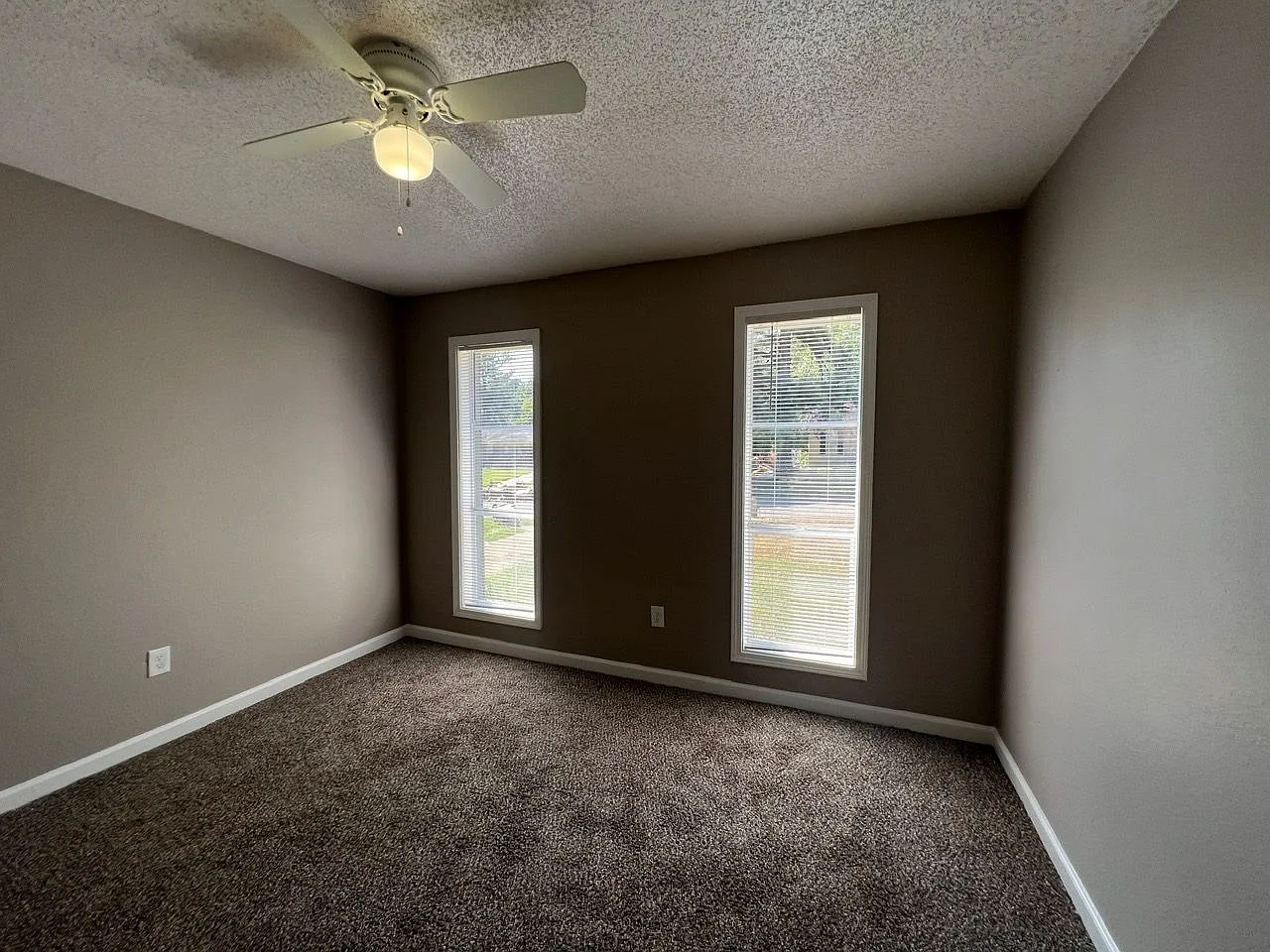 4088 Montana St — Photo 2