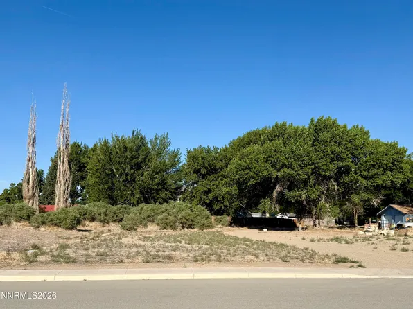 904 S Whitacre St, Yerington, NV 89447