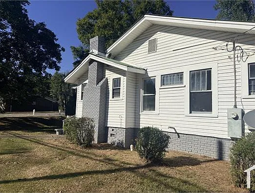 4 bed, 1130 sqft, $1,450 — Photo 2