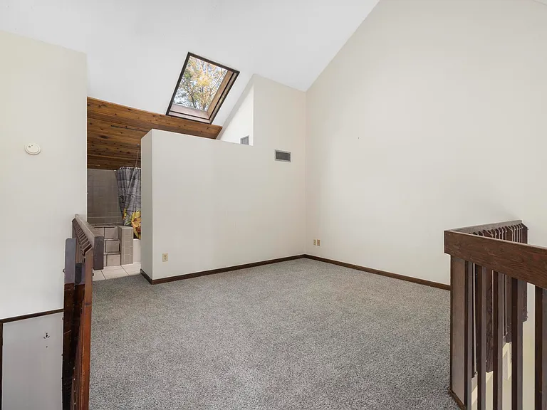 115 Becchnut Streetunit E #2 — Photo 6