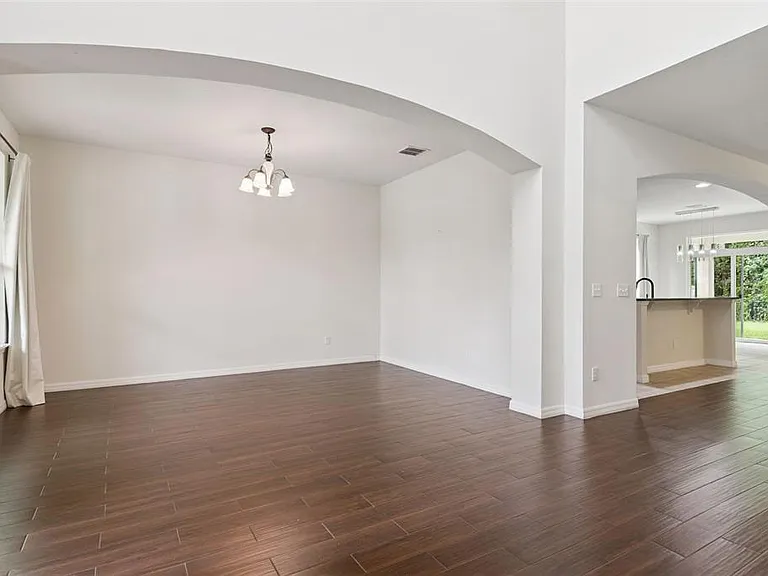 660 Fanning Dr — Photo 8
