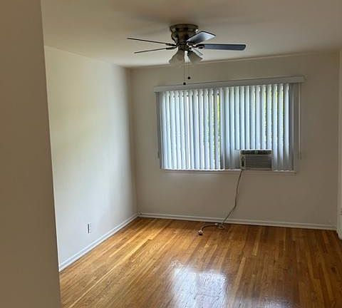 2nd image of 847 S Wooster St #8