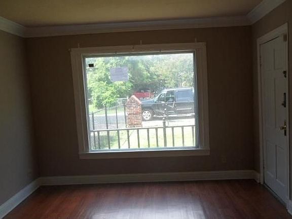 4th image of 7040 Parkdale Dr