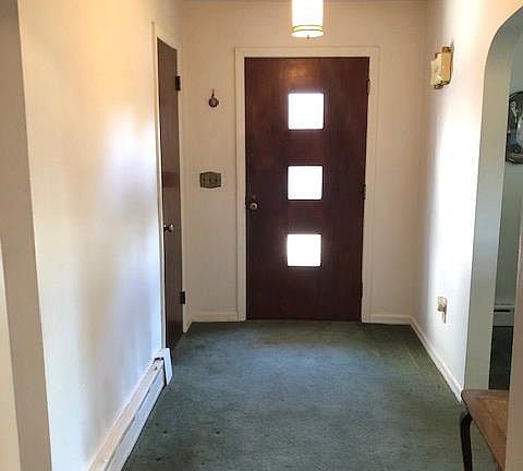 4th image of 285 Parkwood Ave