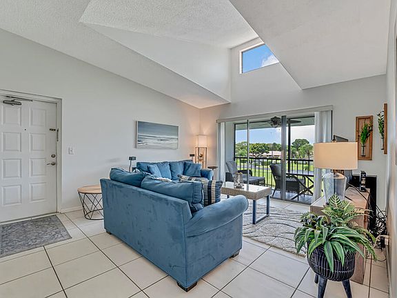 4th image of 1112 GREEN PINE Boulevard #G3