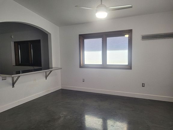 4th image of 1906 E Phoenix Dr