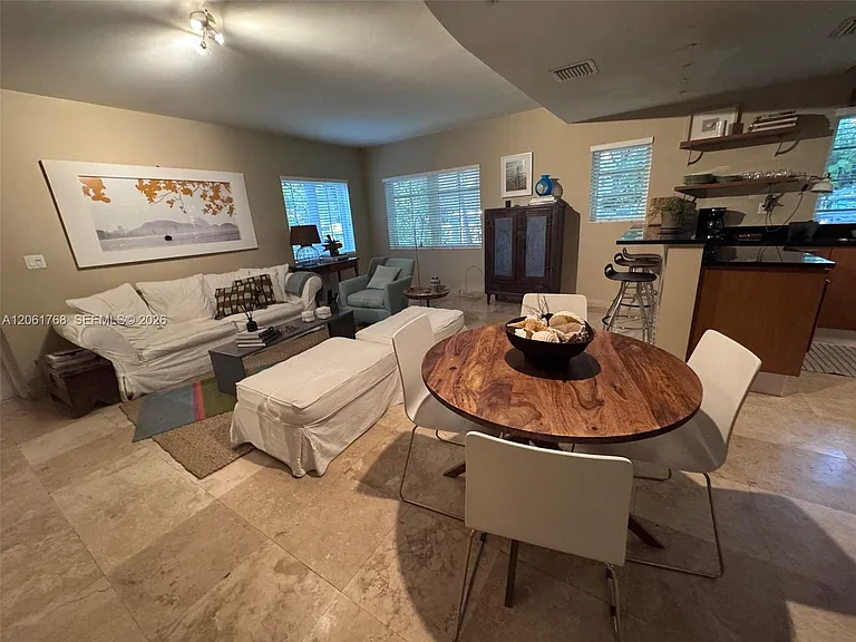 234 Meridian Ave #1 — Photo 1