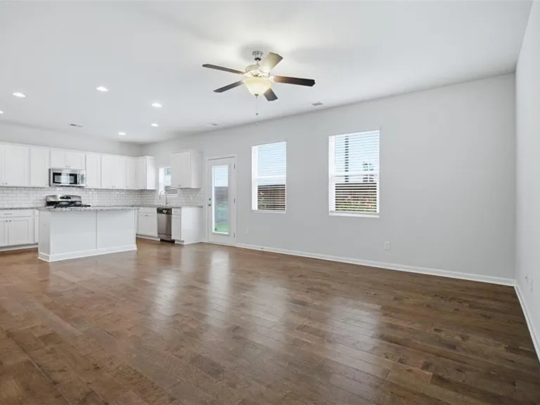 585 Summit Point — Photo 1