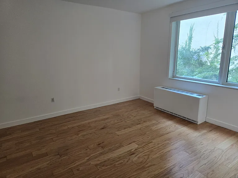 503 W 46th St #1 — Photo 8