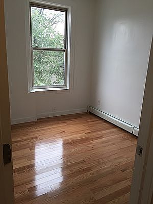 4th image of 7617 Myrtle Ave #2