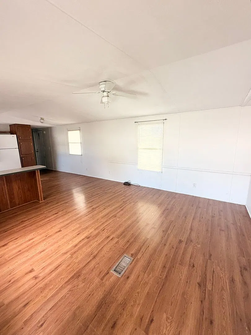 1100 Stonegate Dr — Photo 3
