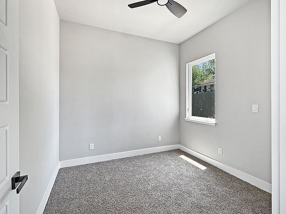 4th image of 122 S Walters St