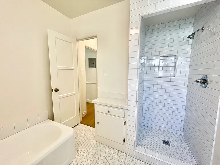 1319 N Fairfax Ave #9 — Photo 13
