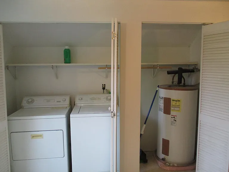 77 W 24th Pl — Photo 8