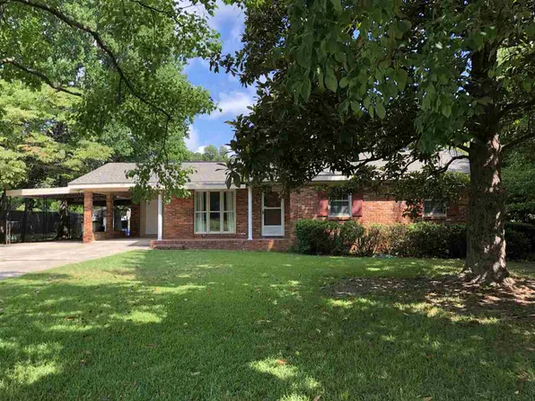 405 Davis Dr, Centerville, GA 31028