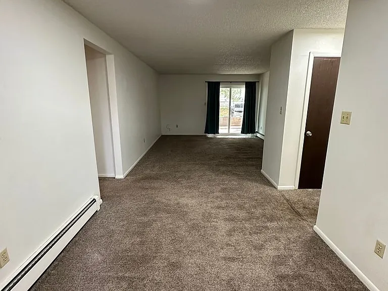 Regency Apartments 4809 — Photo 3
