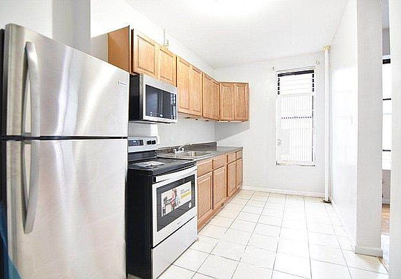 4th image of 215 W 145th St #B4