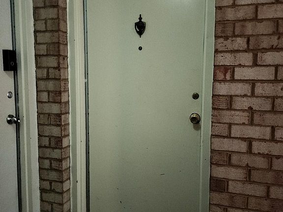 2nd image of Chanute Pl #14