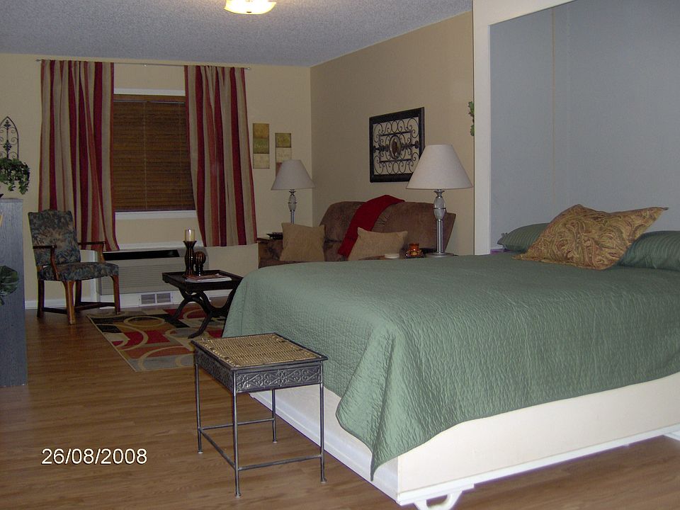1st image of 109 Hamilton Oaks Dr
