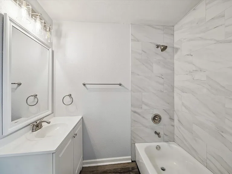 705 Westshire Dr — Photo 11