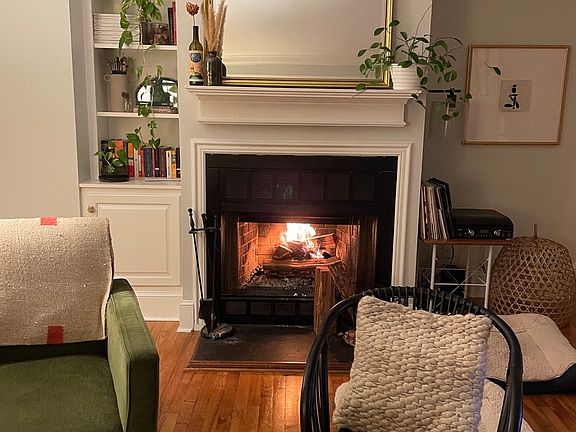 2nd image of 208 N Laurel Ave APT 1C