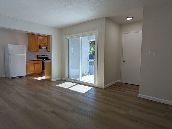 2nd image of 327 Los Gatos Blvd #3