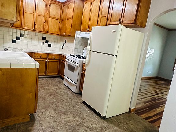 4th image of 1172 N Kingsley Dr APT 204