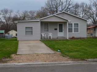 1408 S Harrison Ave, Sedalia, MO 65301