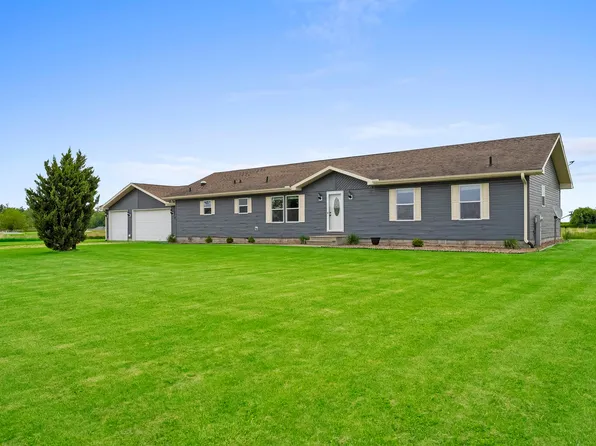 874 Bon St, Cecil, WI 54111