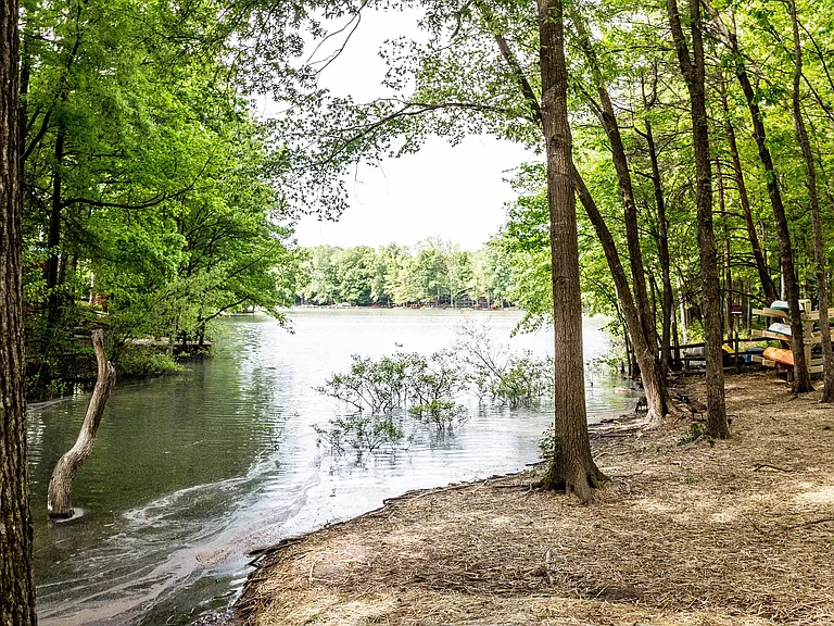 Lakeside Apartments LF-34