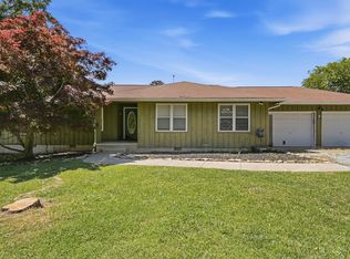 936 Cowboy Sams Ln, Trenton, GA 30752