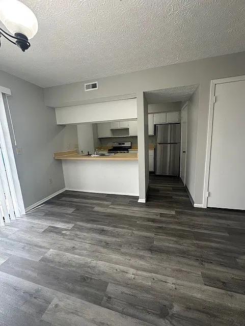 2 bed, 2.5 bath, 1200 sqft, $1,495 — Photo 3