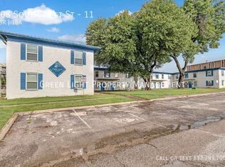308 S West St APT 11, Arlington, TX 76010